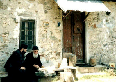 Ruhbanlığı düşünen gençlere bir pederin tavsiyeleri