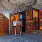 Patmos Adası’ndaki Kutsal Vahiy Mağarası